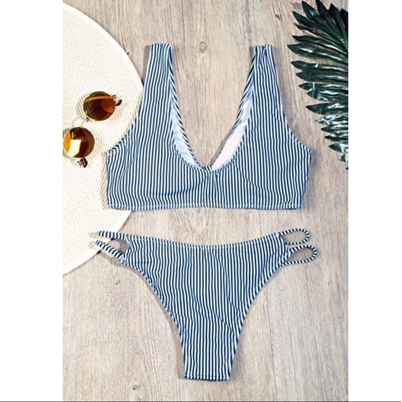 JUST IN - Blue front tie striped bikini - Picture 4 of 8